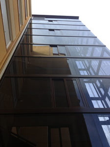 ascensores de fachada con cristales