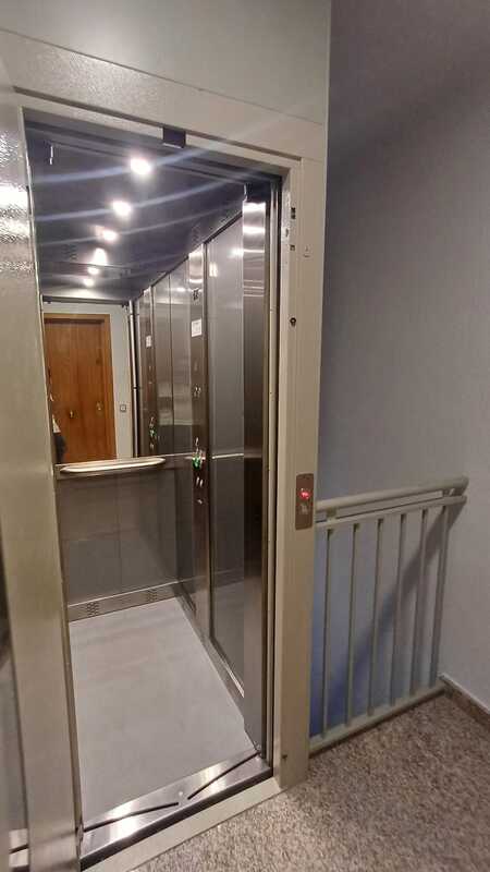 Instalación de ascensor en hueco de escalera – Calle Oca 39, Madrid