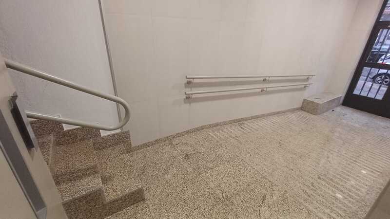 Instalación de ascensor en hueco de escalera – Calle Oca 39, Madrid